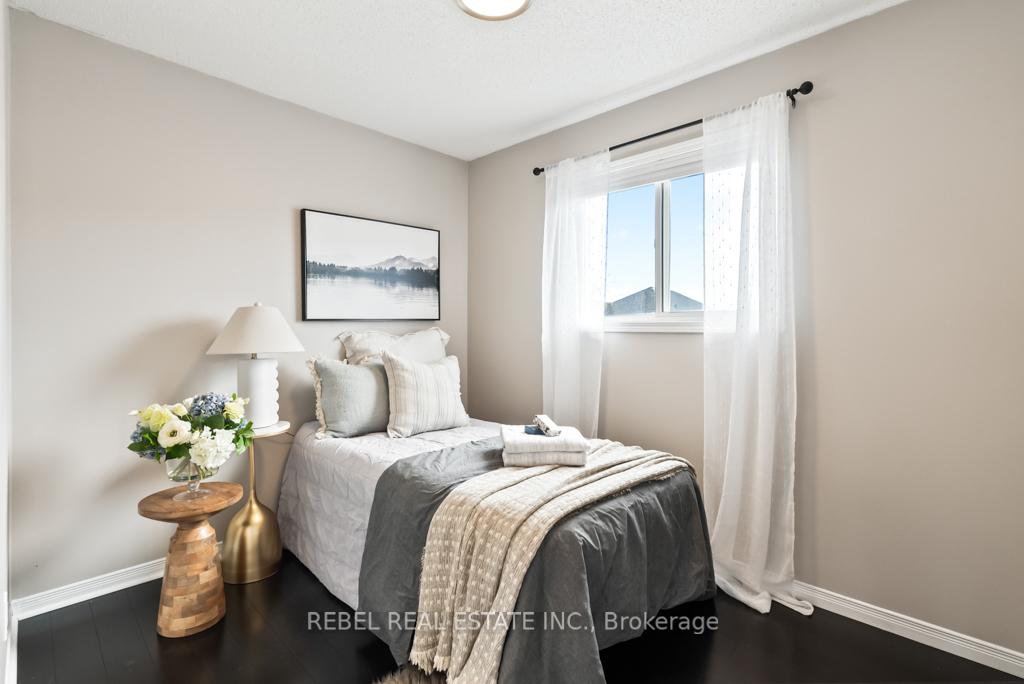 Photo 28 of 132 Wade Square, Clarington, Courtice — HOMEH