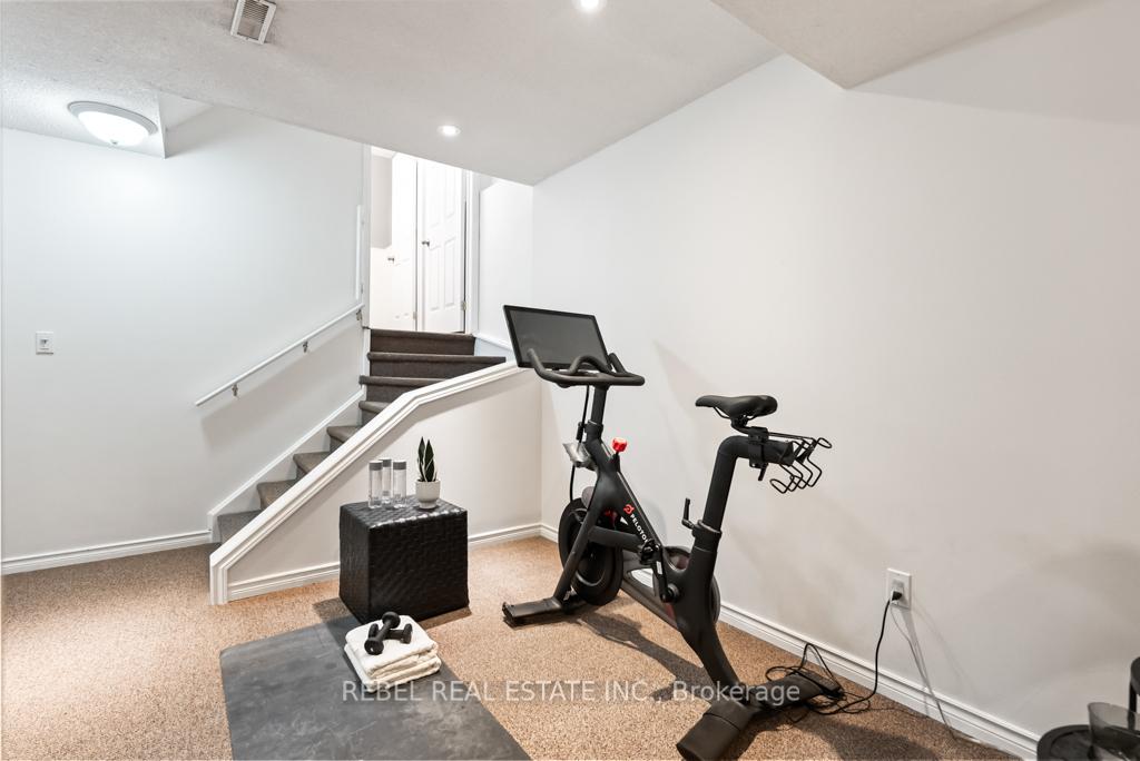 Photo 32 of 132 Wade Square, Clarington, Courtice — HOMEH
