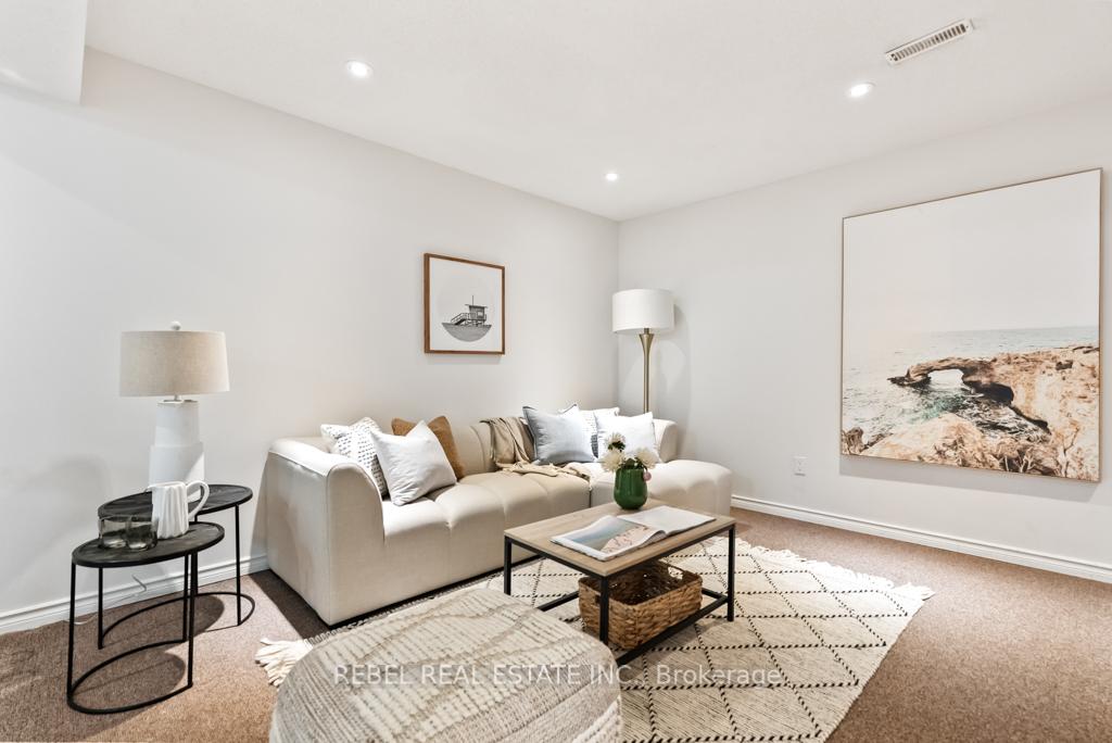 Photo 33 of 132 Wade Square, Clarington, Courtice — HOMEH