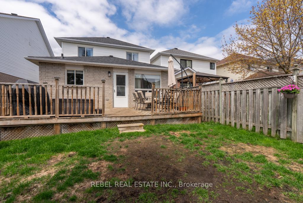 Photo 42 of 132 Wade Square, Clarington, Courtice — HOMEH