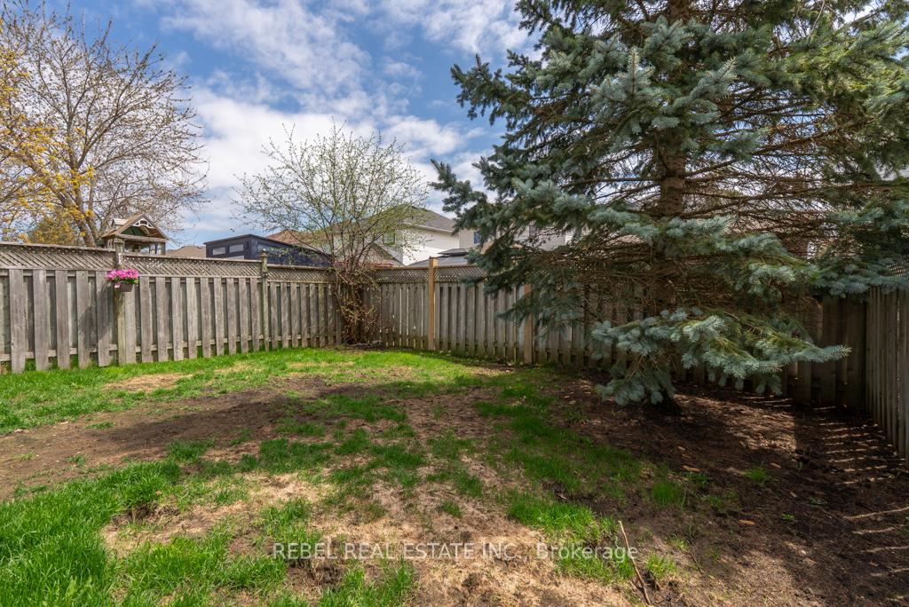 Photo 43 of 132 Wade Square, Clarington, Courtice — HOMEH