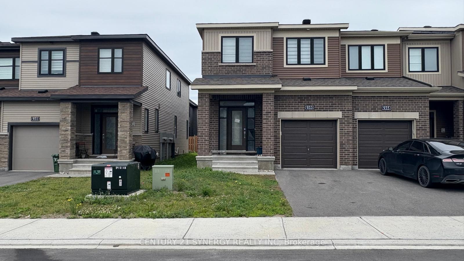 Front of 933 Athnery Court
