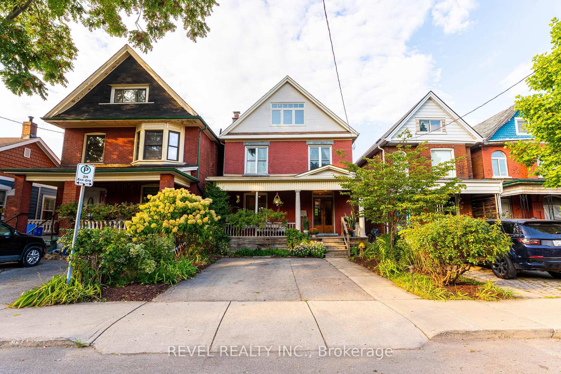 Photo 2 of 483 King William Street, Hamilton, Landsdale — HOMEH