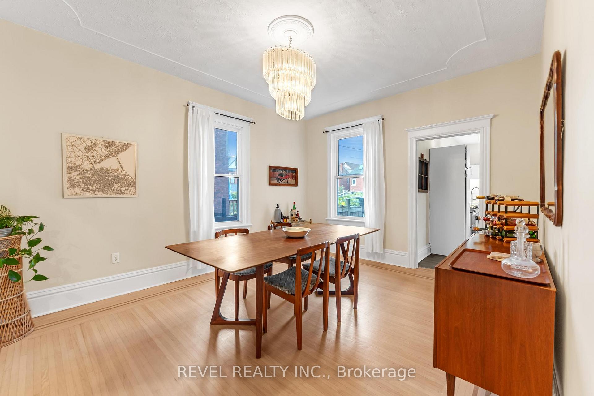 Photo 10 of 483 King William Street, Hamilton, Landsdale — HOMEH