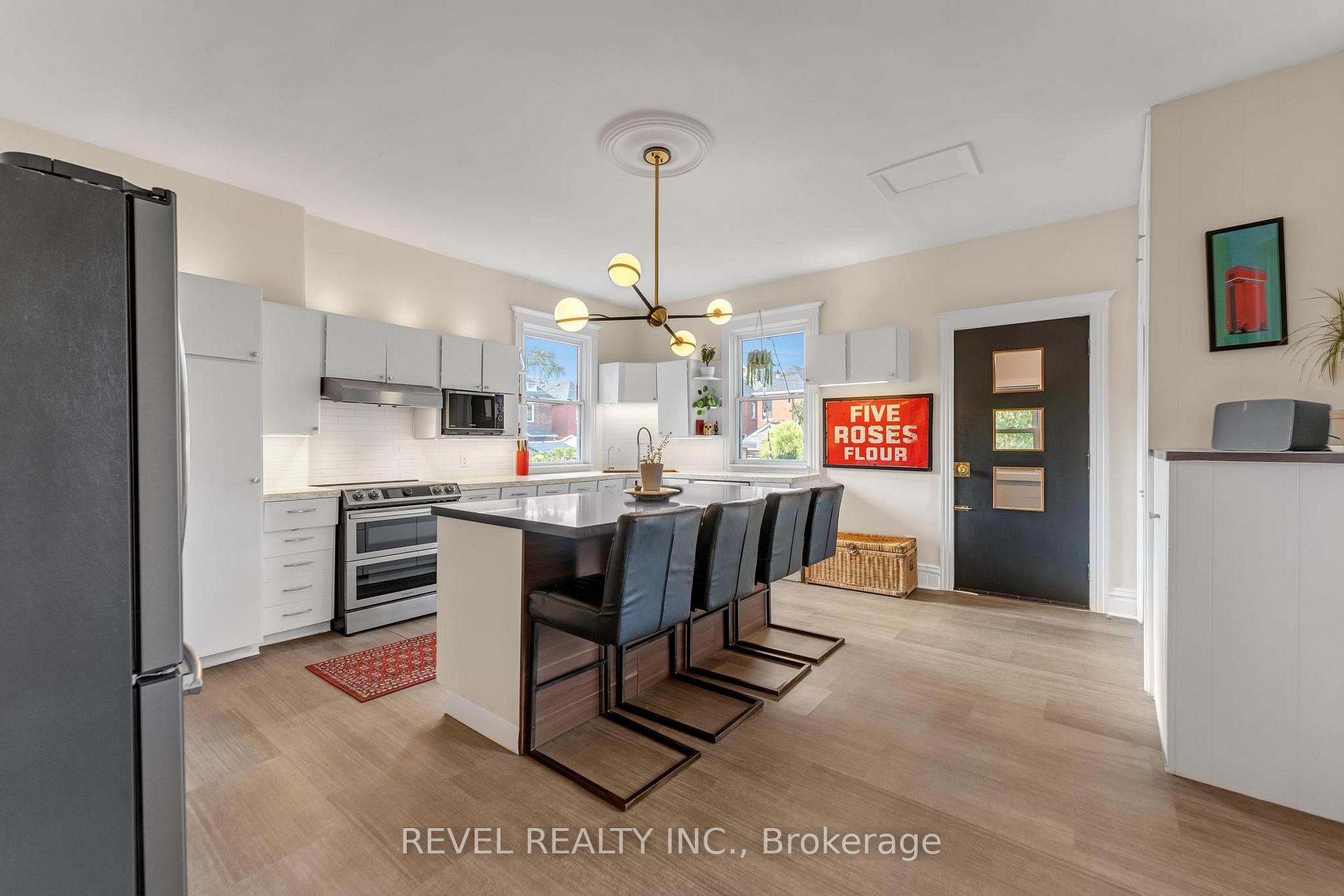 Photo 12 of 483 King William Street, Hamilton, Landsdale — HOMEH