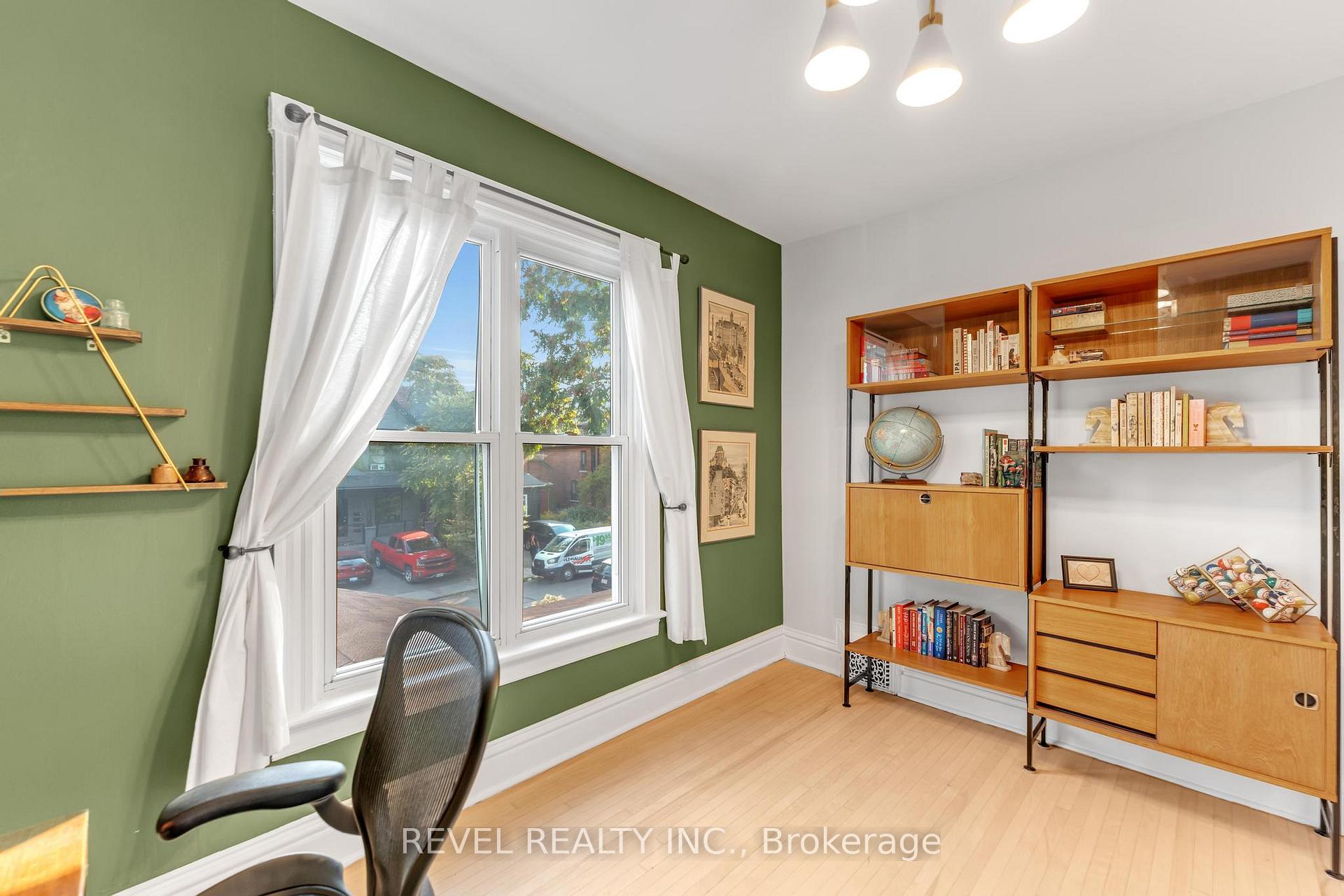 Photo 24 of 483 King William Street, Hamilton, Landsdale — HOMEH