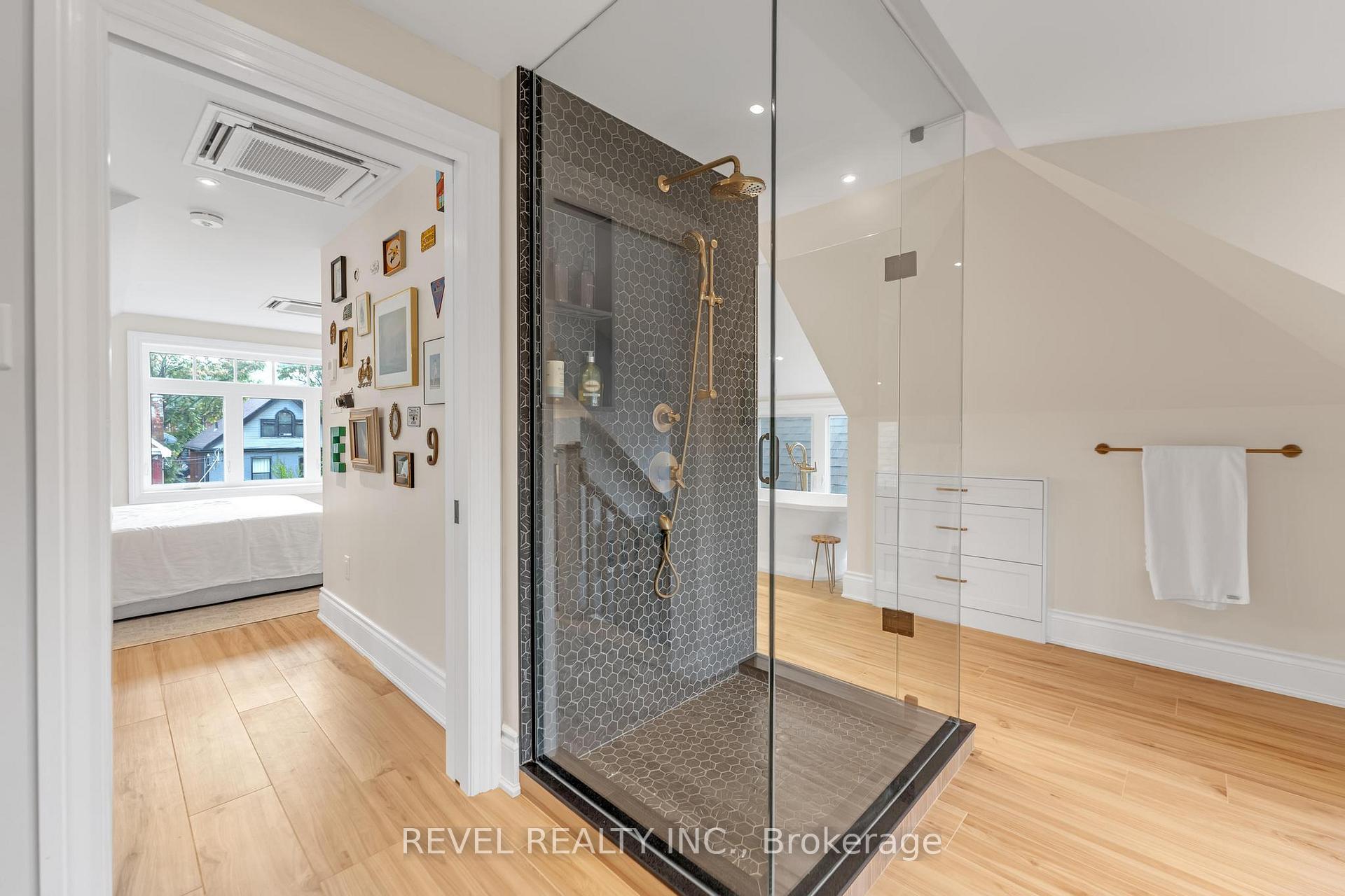 Photo 27 of 483 King William Street, Hamilton, Landsdale — HOMEH