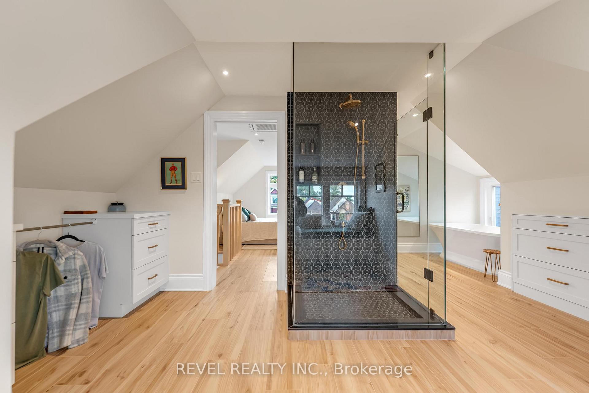 Photo 28 of 483 King William Street, Hamilton, Landsdale — HOMEH