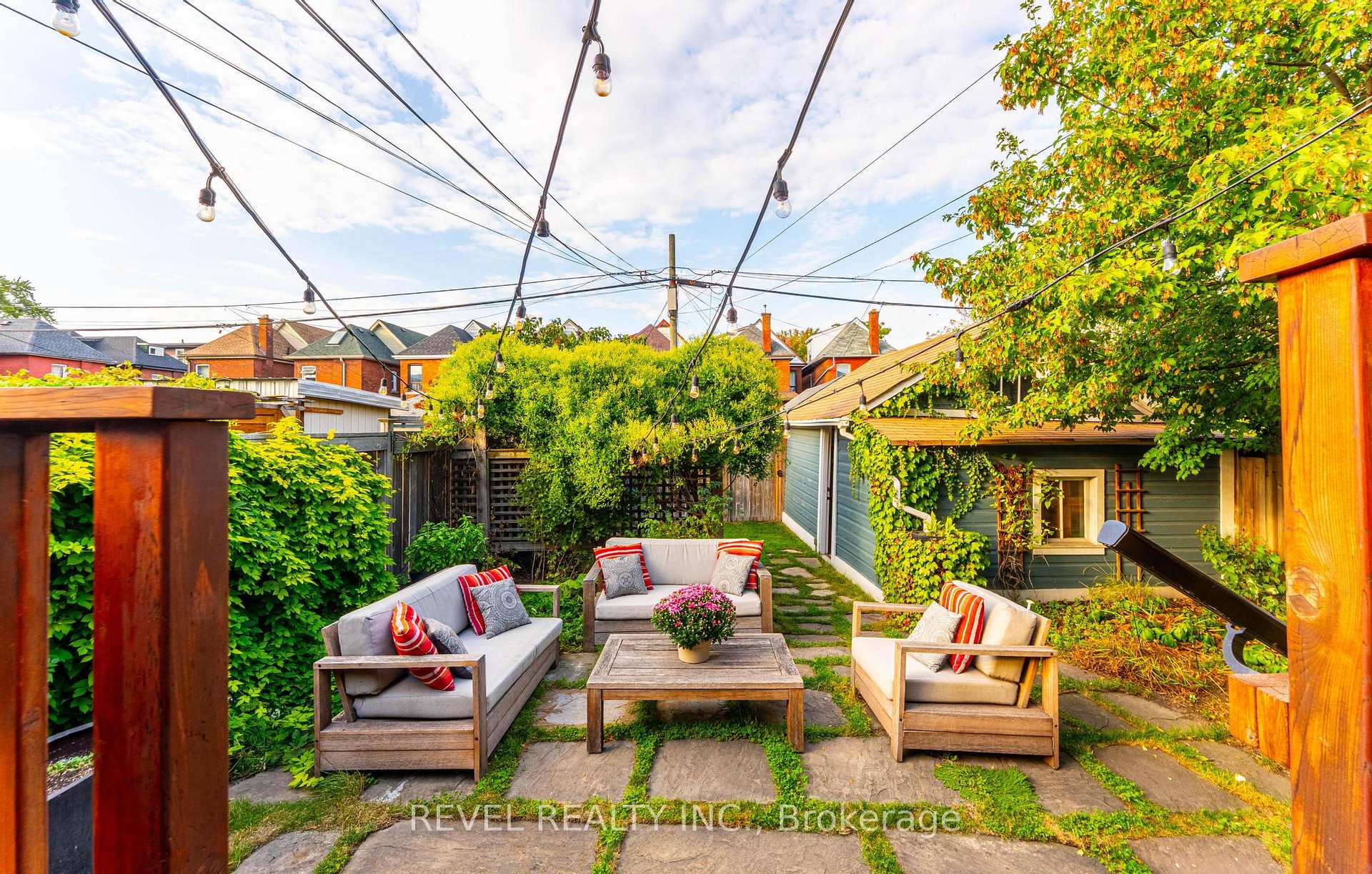 Photo 35 of 483 King William Street, Hamilton, Landsdale — HOMEH