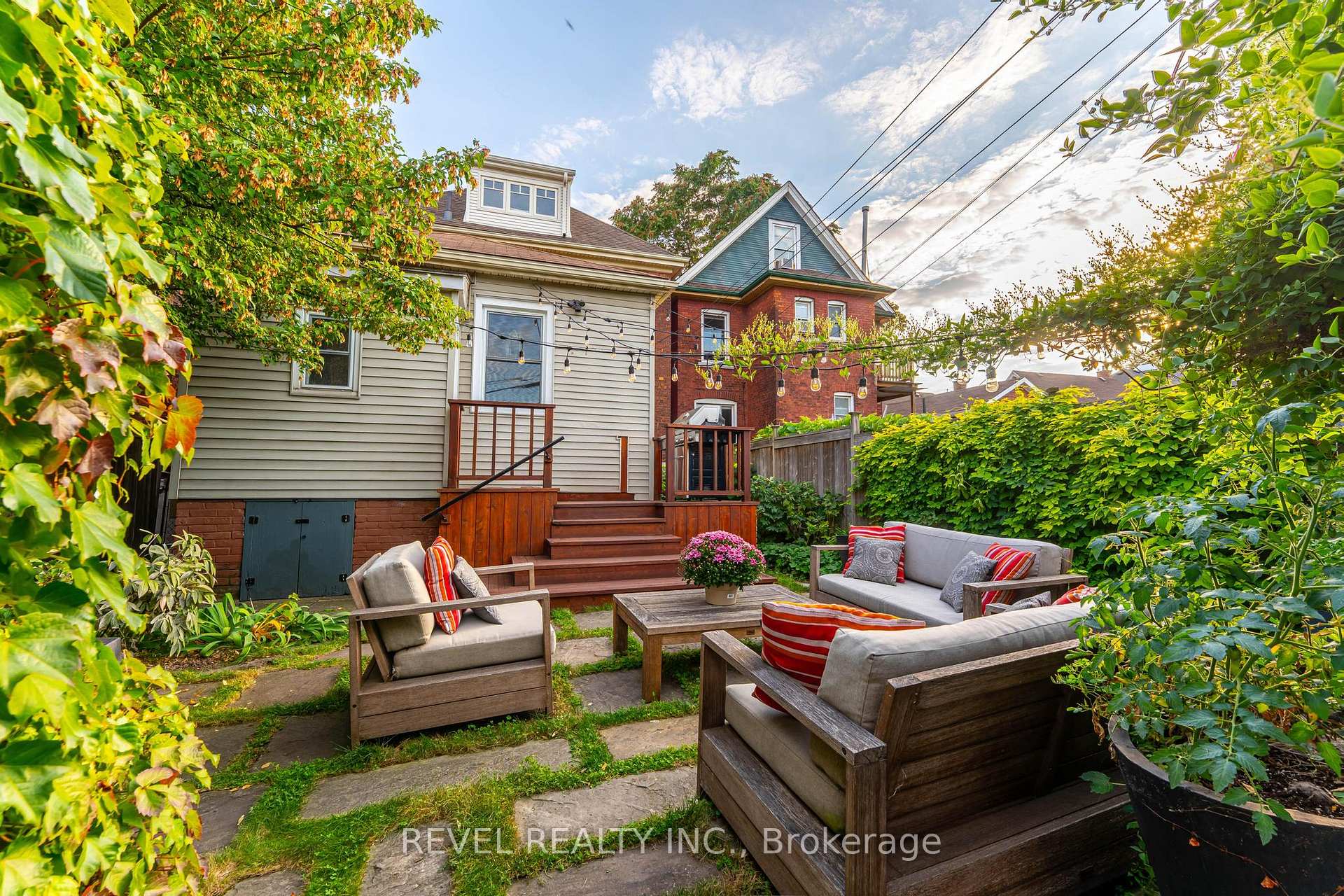 Photo 37 of 483 King William Street, Hamilton, Landsdale — HOMEH