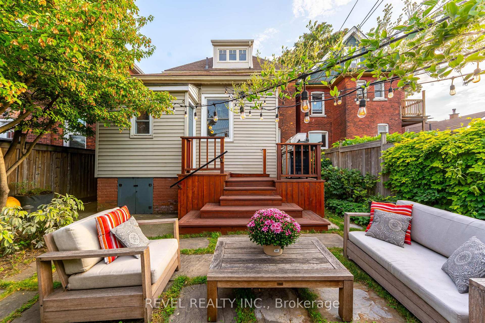 Photo 38 of 483 King William Street, Hamilton, Landsdale — HOMEH