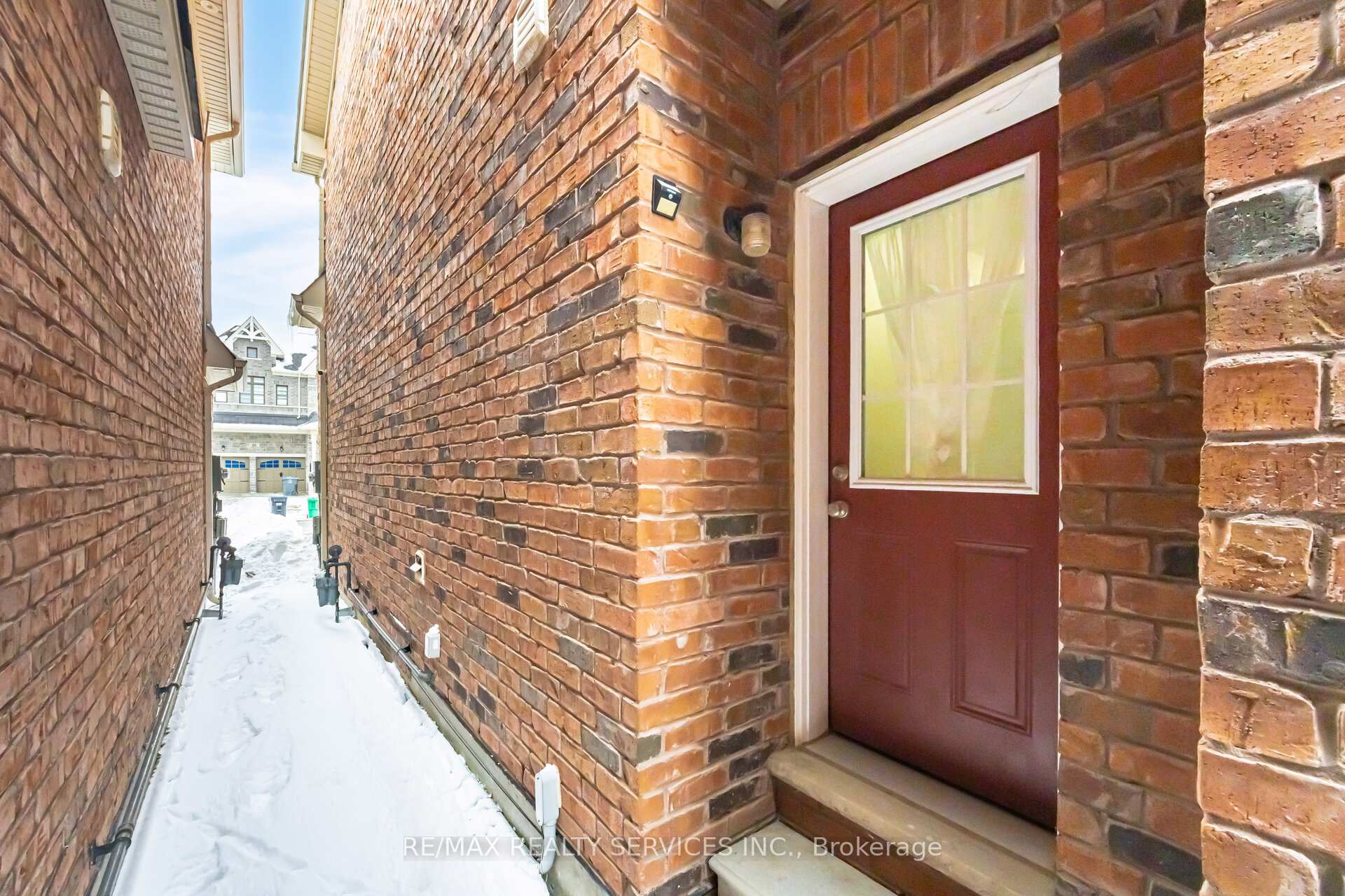 Photo 39 of 73 Stowmarket Street, Caledon, Rural Caledon — HOMEH