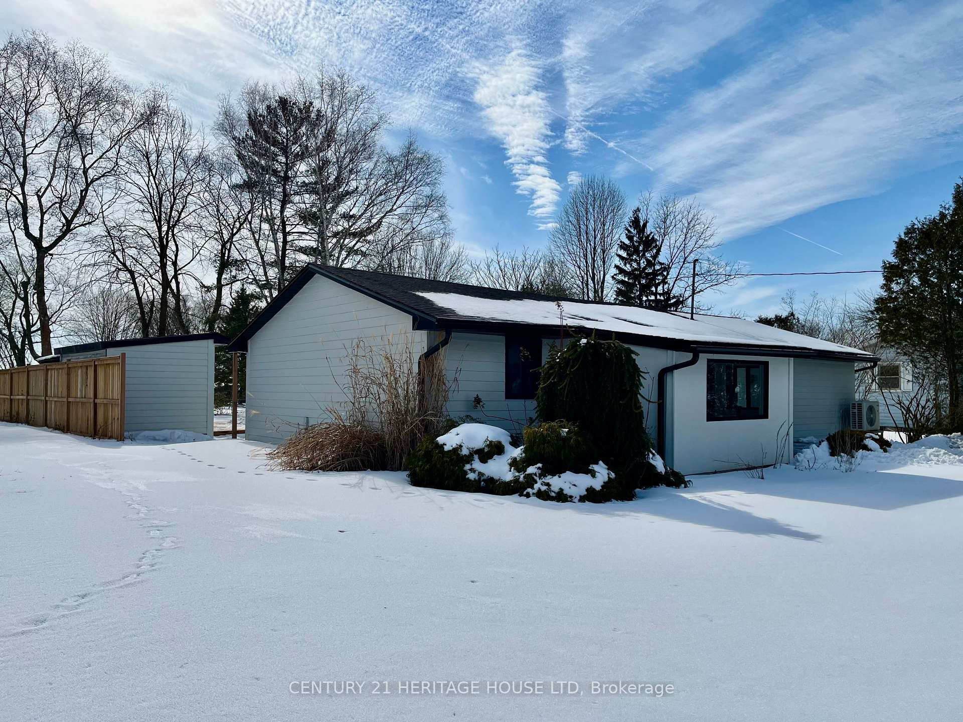 Photo 2 of 40 Pitt Street, Bayham, Port Burwell — HOMEH
