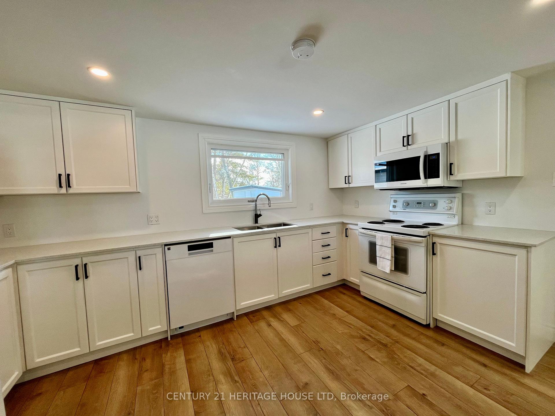 Photo 6 of 40 Pitt Street, Bayham, Port Burwell — HOMEH