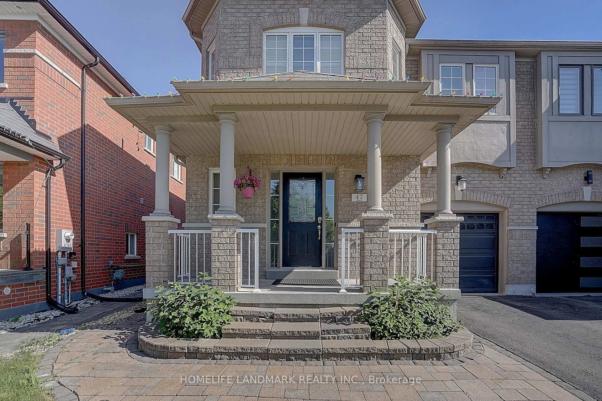 Photo 2 of 47 Wallwark Street, Aurora, Bayview Northeast — HOMEH