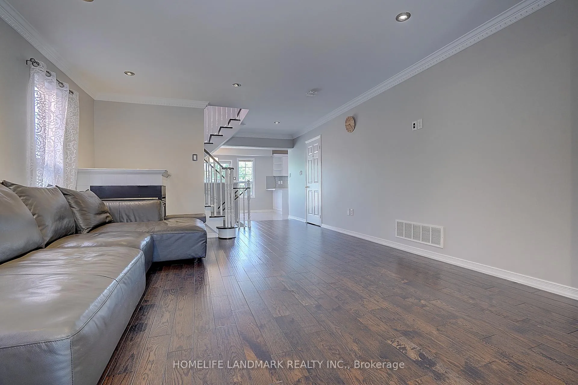 Photo 6 of 47 Wallwark Street, Aurora, Bayview Northeast — HOMEH