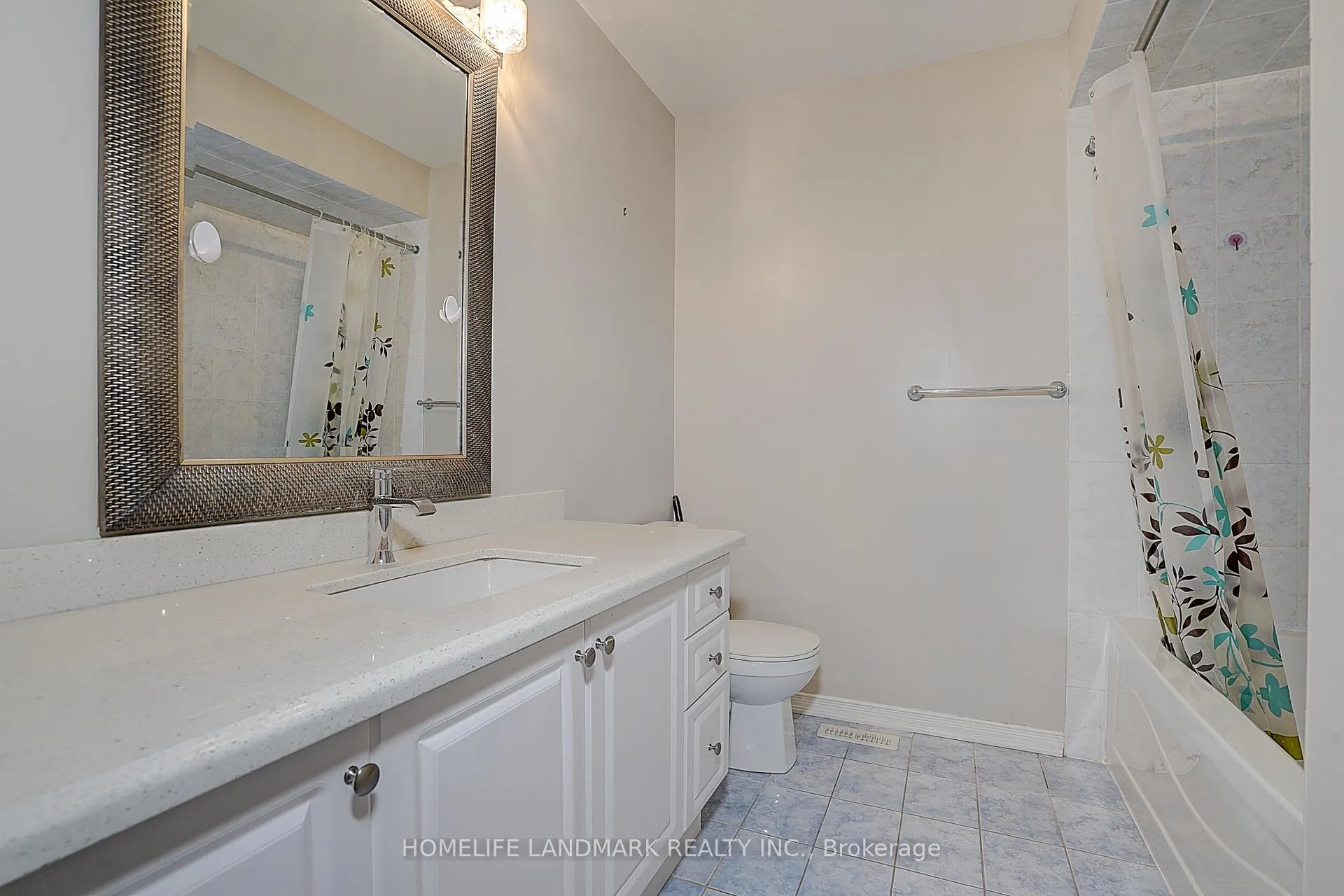 Photo 22 of 47 Wallwark Street, Aurora, Bayview Northeast — HOMEH