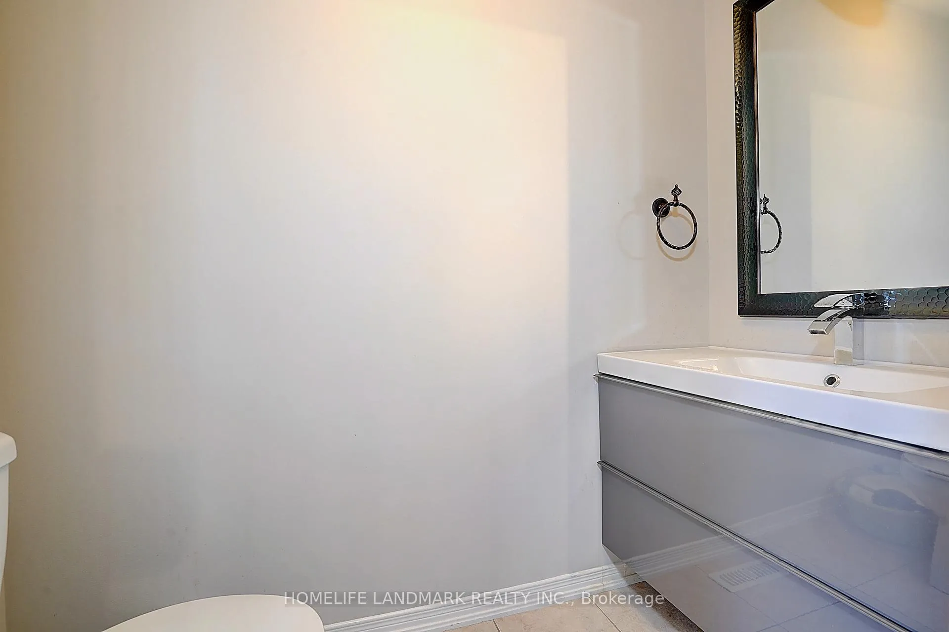 Photo 31 of 47 Wallwark Street, Aurora, Bayview Northeast — HOMEH