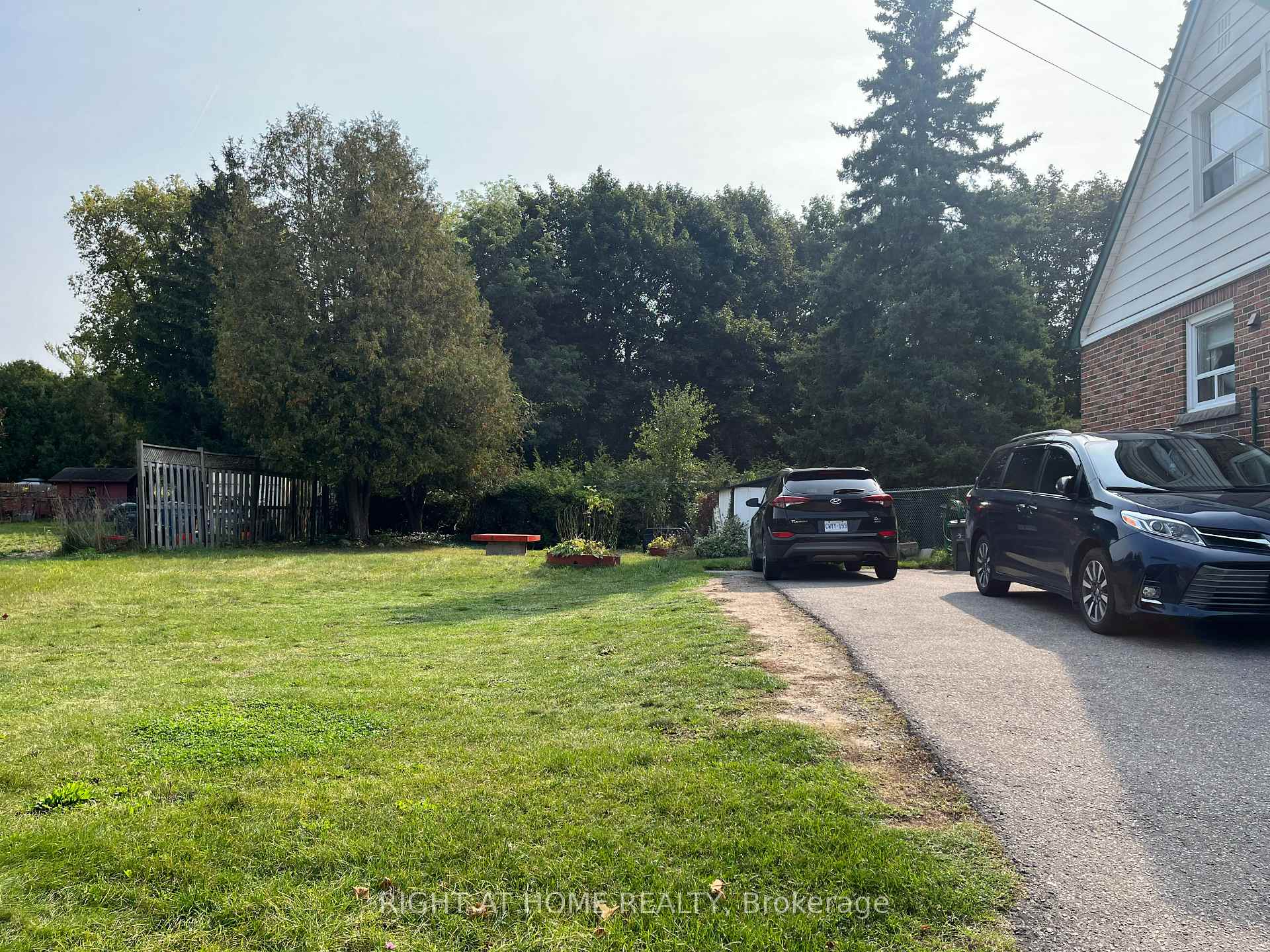 Photo 3 of 505 Speedvale Avenue E, Guelph, Victoria North — HOMEH