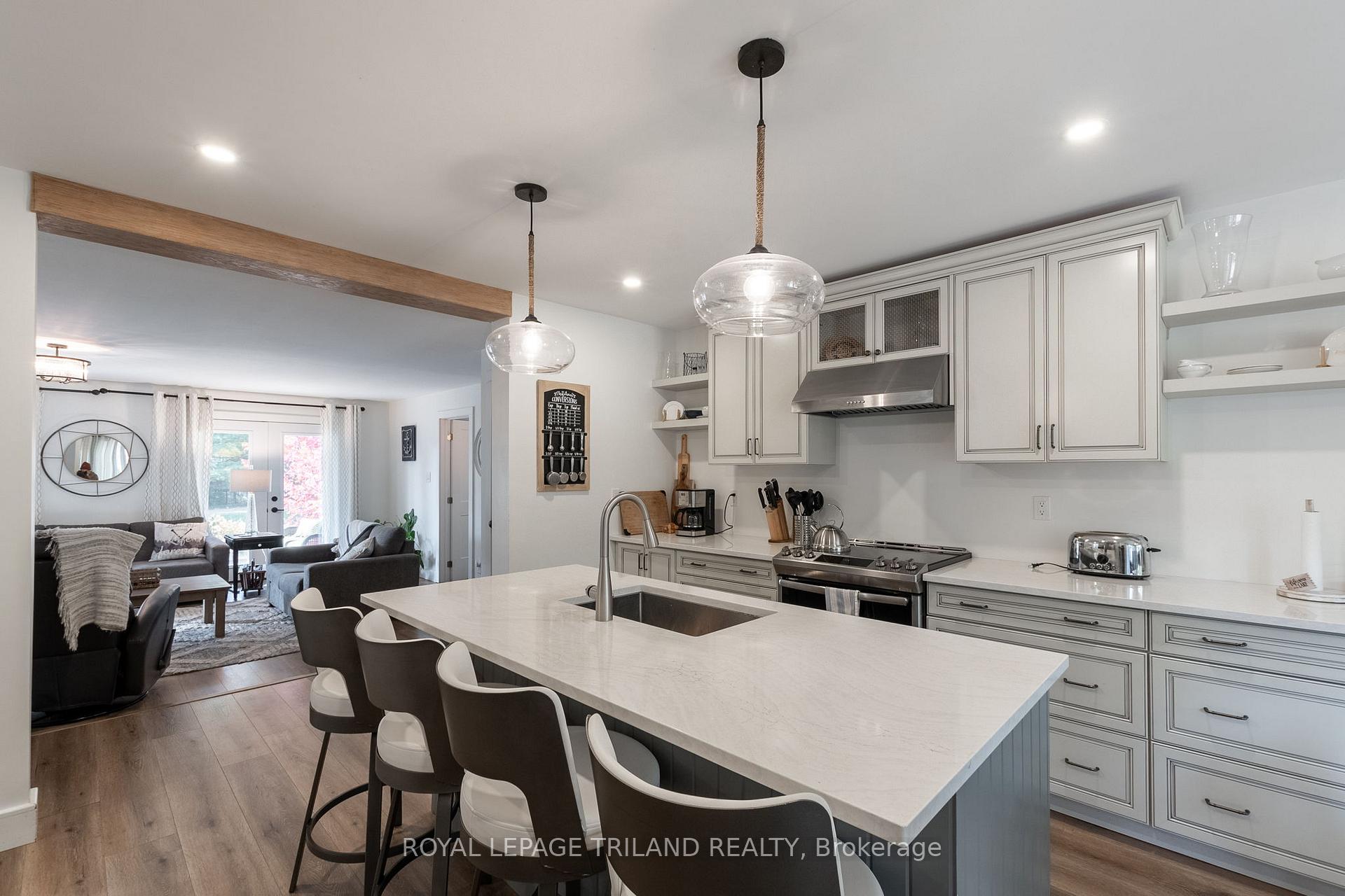 Photo 7 of 20 Keith Crescent, Bluewater, Bayfield — HOMEH
