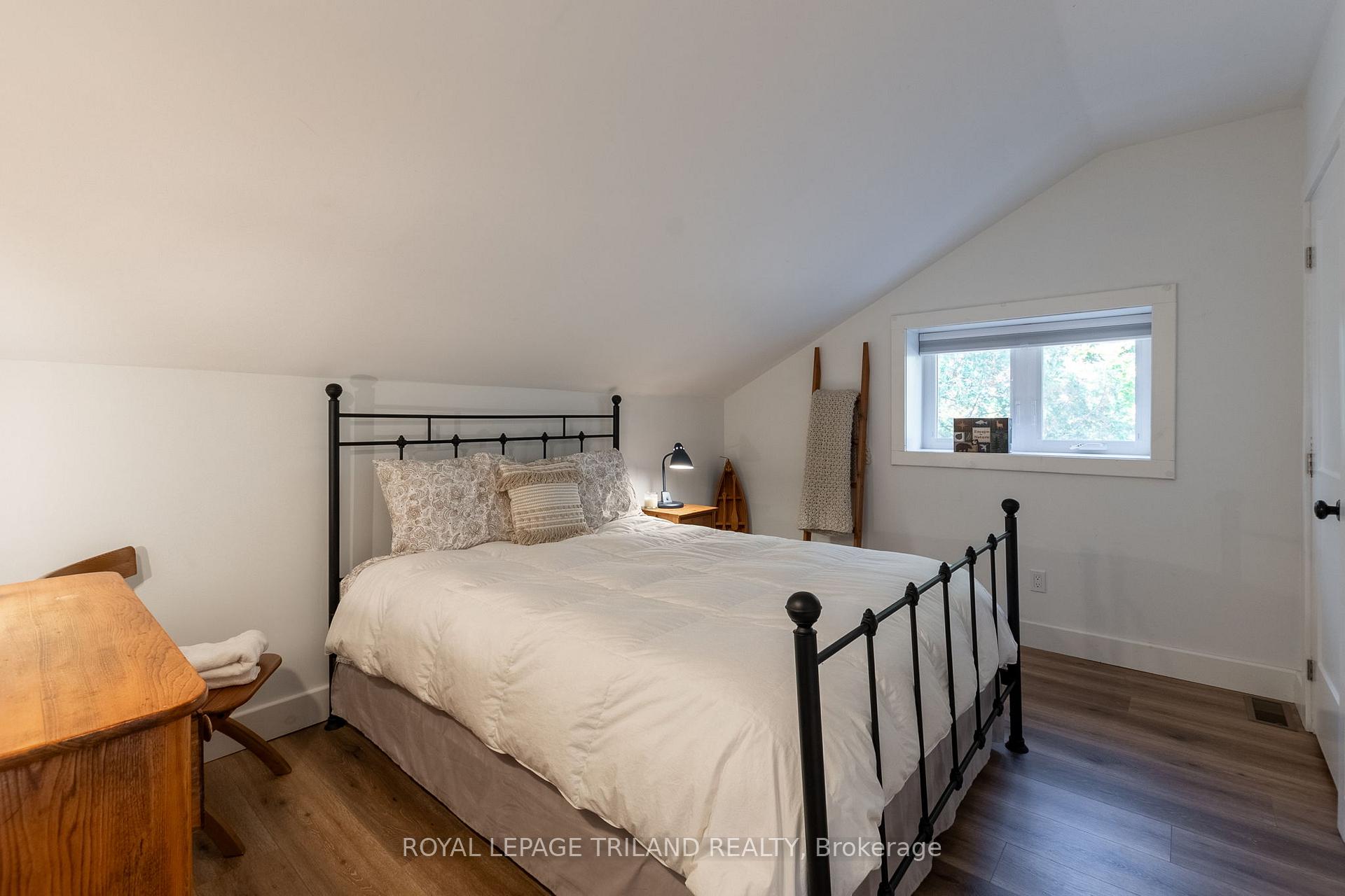 Photo 23 of 20 Keith Crescent, Bluewater, Bayfield — HOMEH
