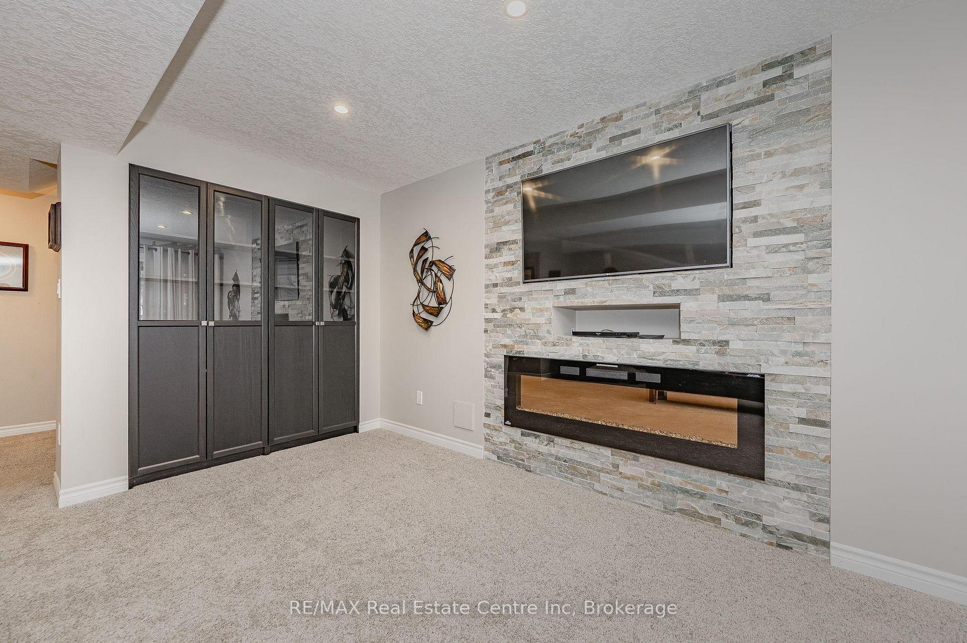 Photo 21 of 42 Jeffrey Drive, Guelph, Grange Road — HOMEH