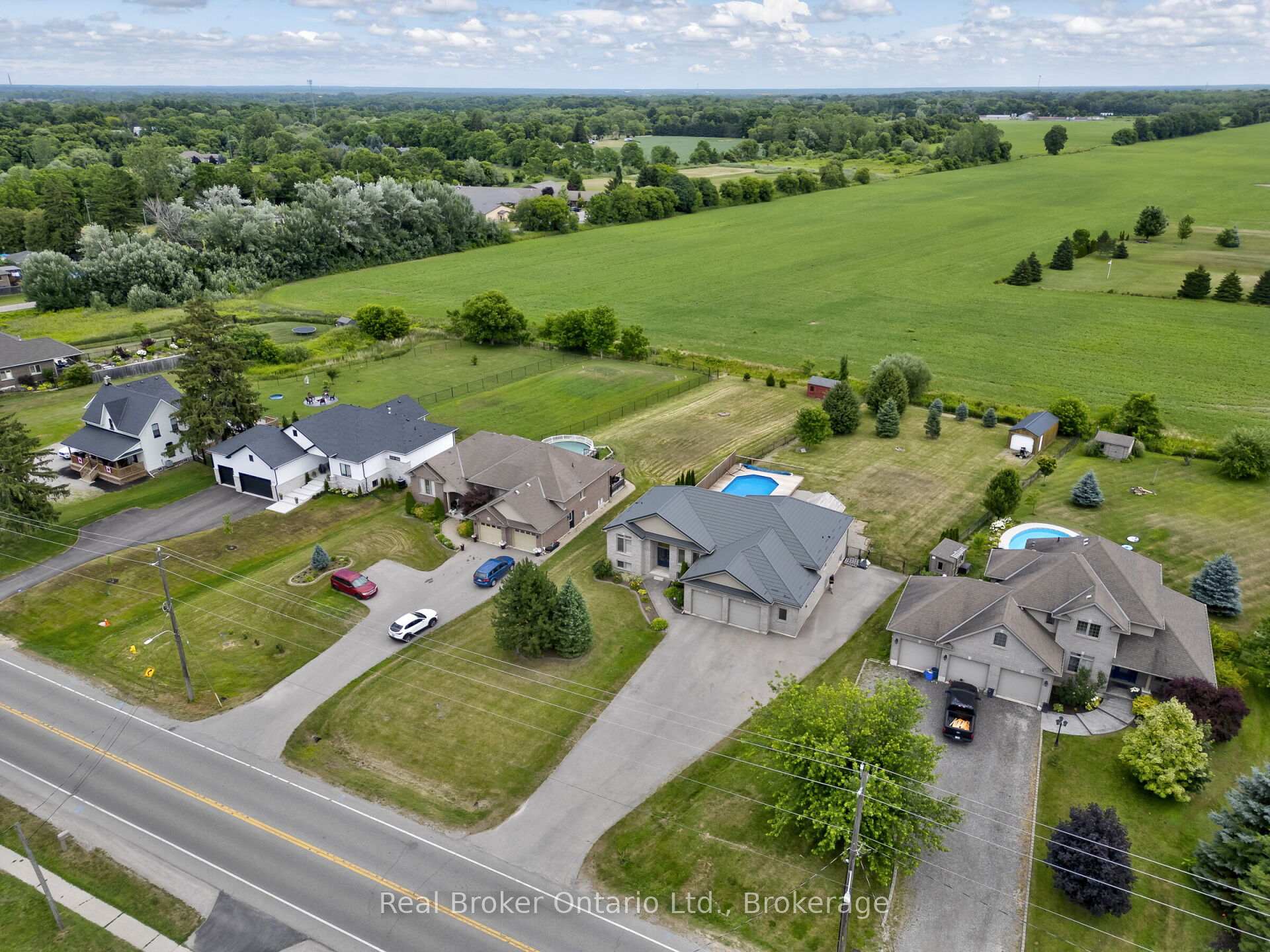 Photo 3 of 628 Mt. Pleasant Road, Brant, Brantford Twp — HOMEH