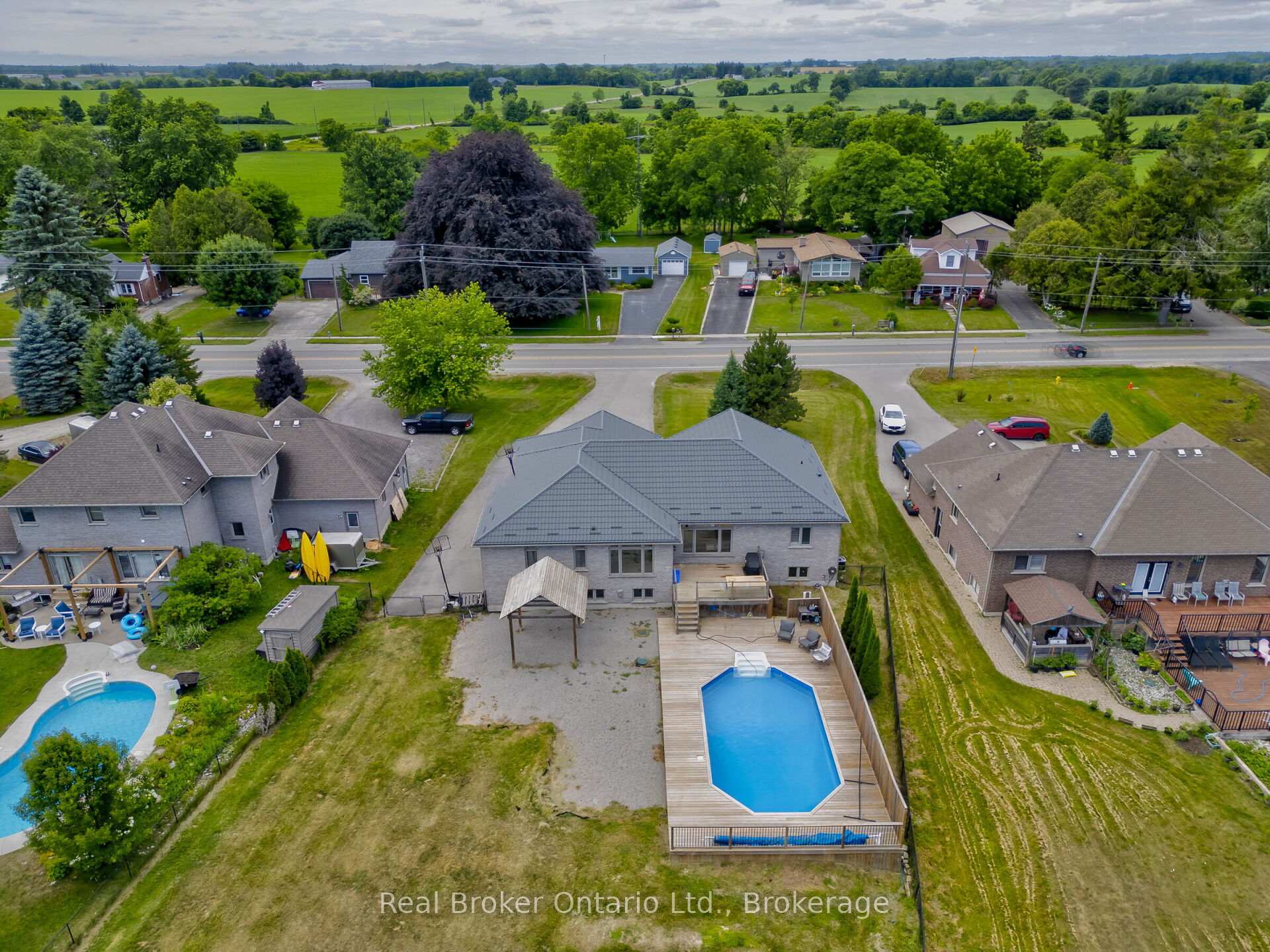 Photo 4 of 628 Mt. Pleasant Road, Brant, Brantford Twp — HOMEH