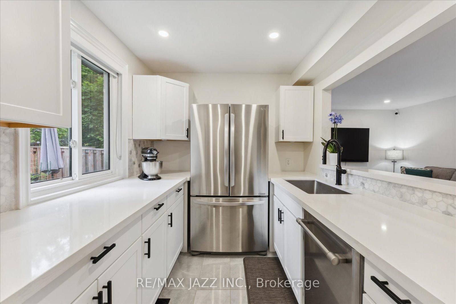 Photo 9 of Unit 40, 103 Dovedale Dr, Whitby, Downtown Whitby — HOMEH