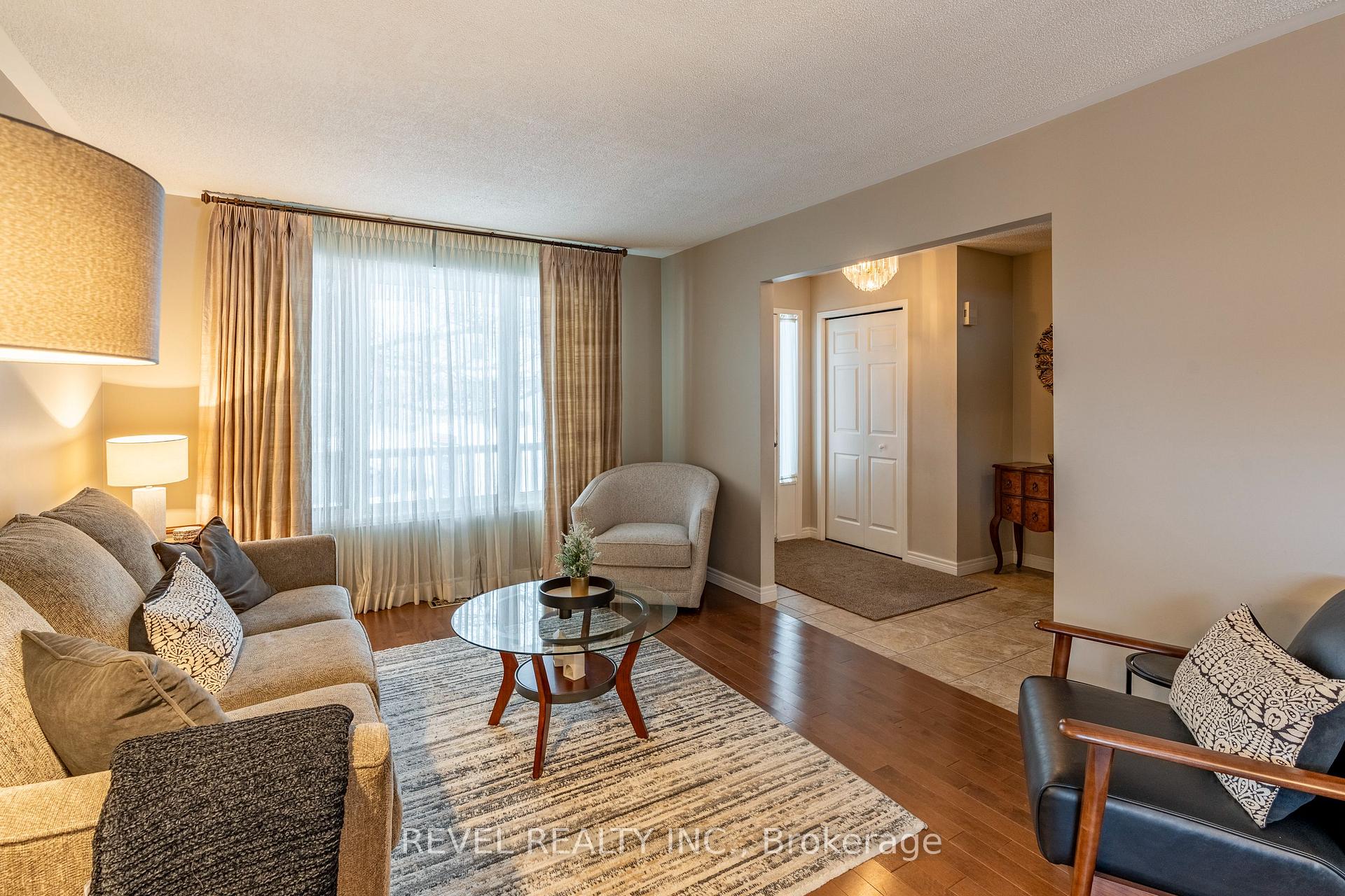 Photo 12 of 11 Celia Crescent, Guelph, Dovercliffe Park/Old University — HOMEH