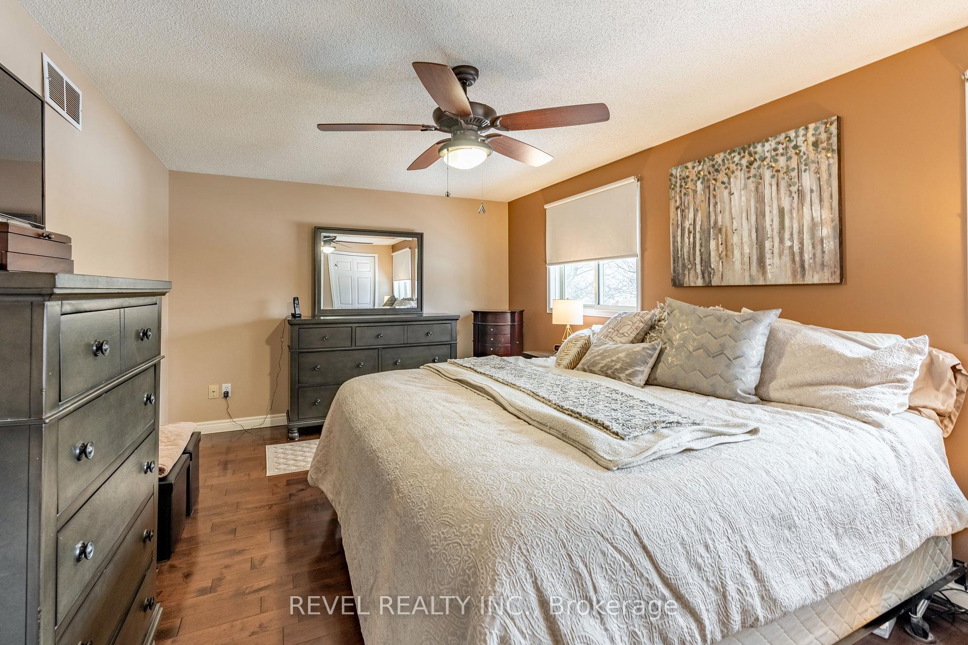 Photo 32 of 11 Celia Crescent, Guelph, Dovercliffe Park/Old University — HOMEH