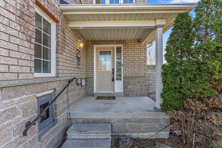 Photo 4 of 47 Hanna Drive, Clarington, Bowmanville — HOMEH