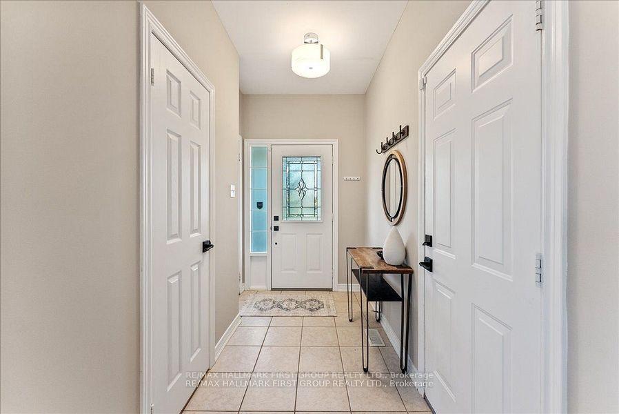Photo 5 of 47 Hanna Drive, Clarington, Bowmanville — HOMEH