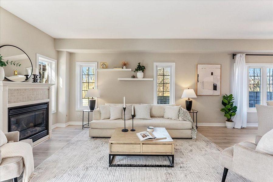 Photo 12 of 47 Hanna Drive, Clarington, Bowmanville — HOMEH