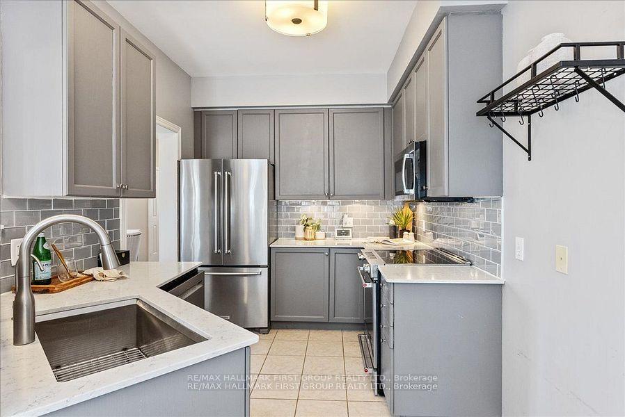 Photo 15 of 47 Hanna Drive, Clarington, Bowmanville — HOMEH