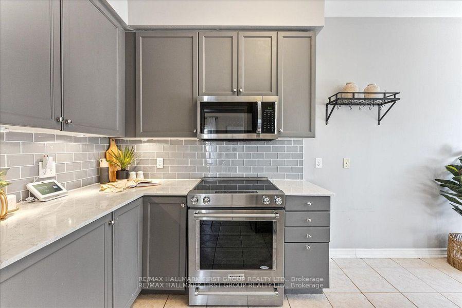 Photo 17 of 47 Hanna Drive, Clarington, Bowmanville — HOMEH
