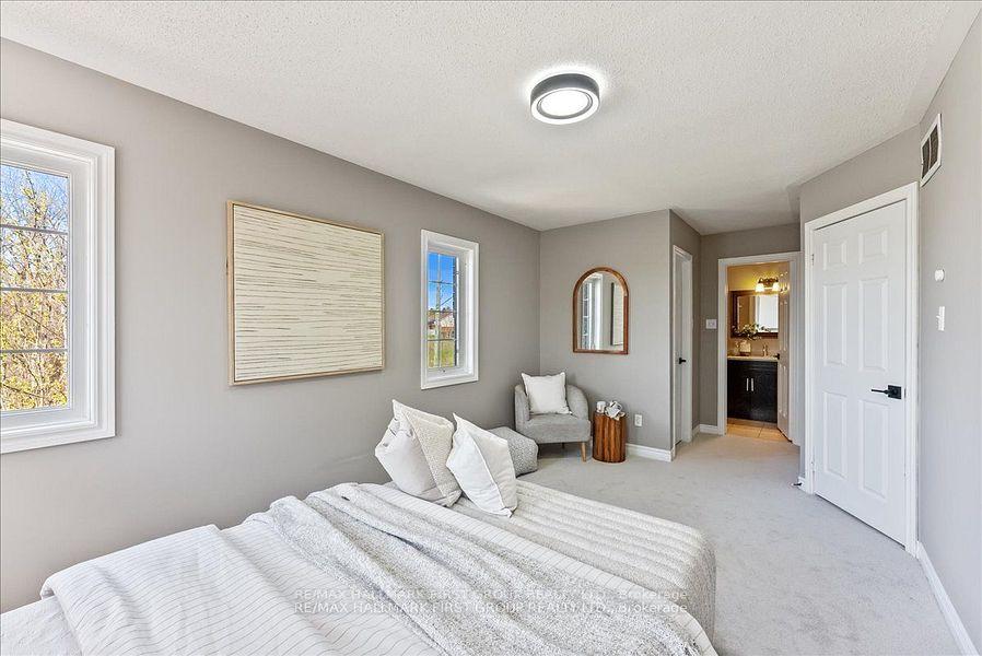 Photo 30 of 47 Hanna Drive, Clarington, Bowmanville — HOMEH