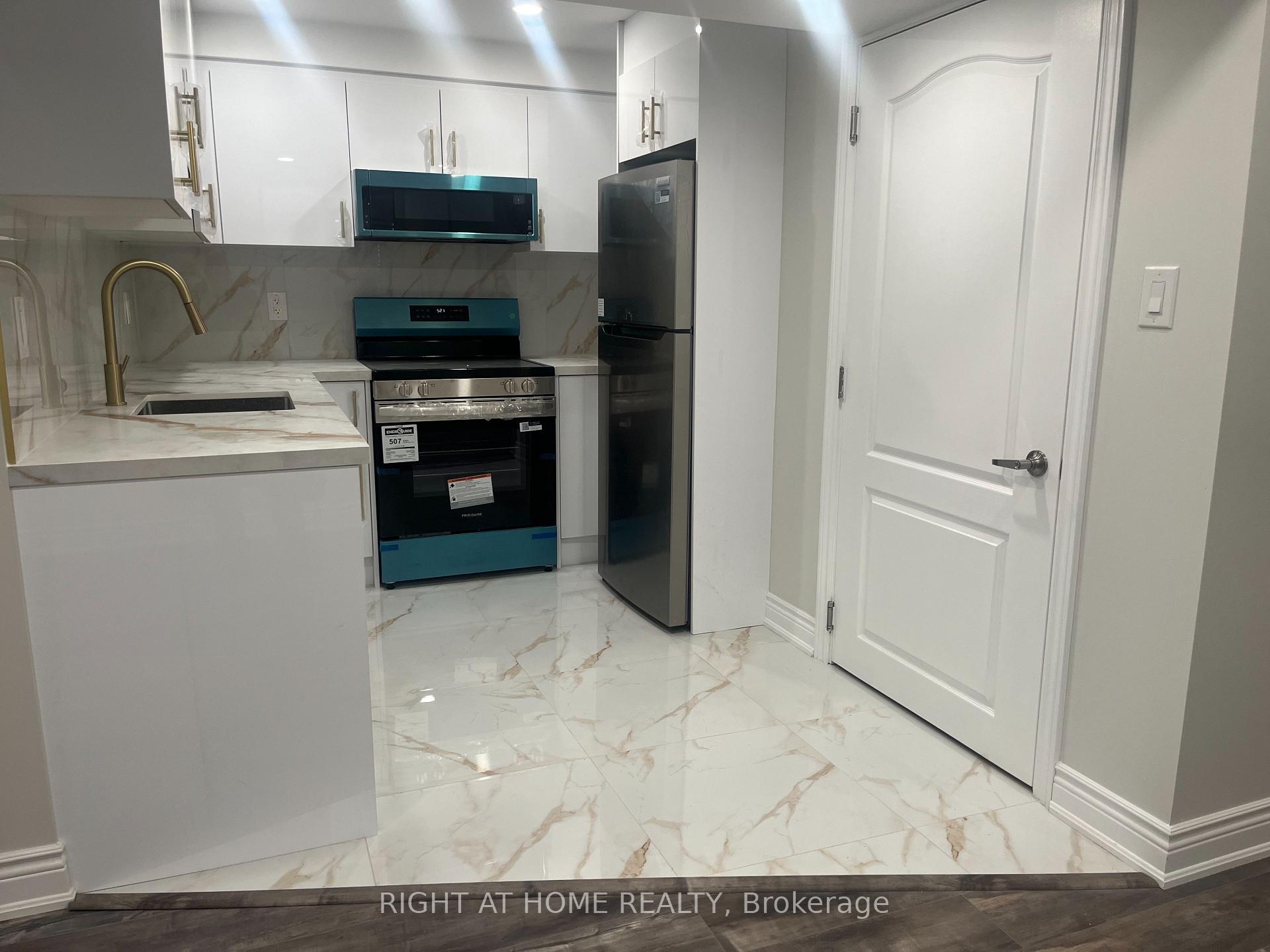 Photo 4 of 81 Phoenix Boulevard, Barrie, Rural Barrie Southeast — HOMEH