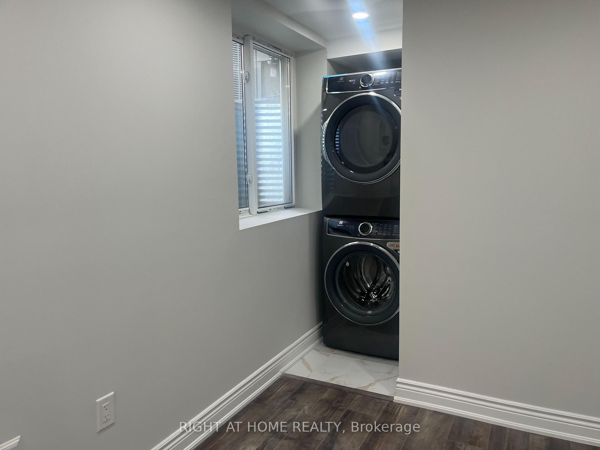 Photo 3 of 81 Phoenix Boulevard, Barrie, Rural Barrie Southeast — HOMEH