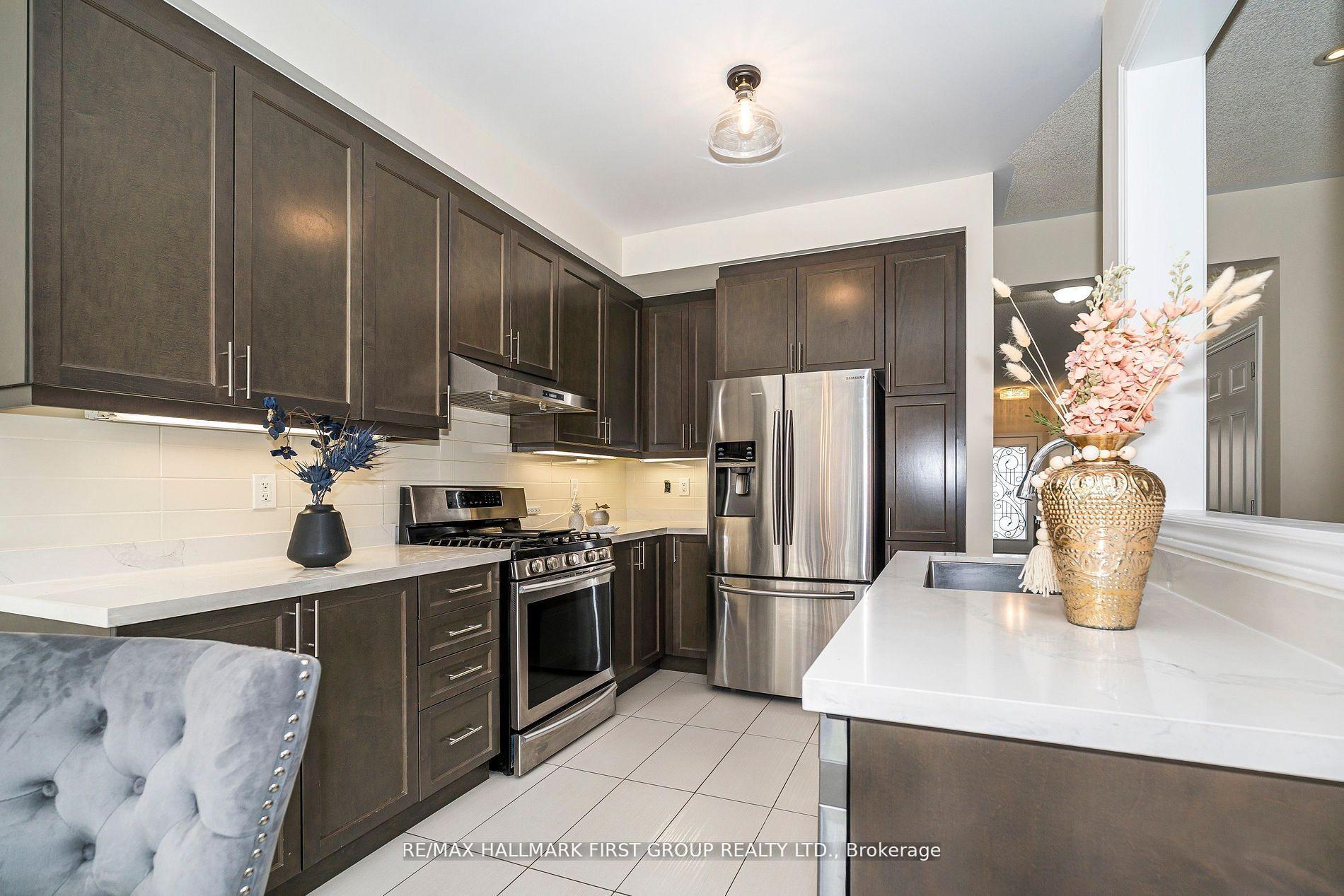 Photo 10 of 52 Snowling Drive, Ajax, Northeast Ajax — HOMEH