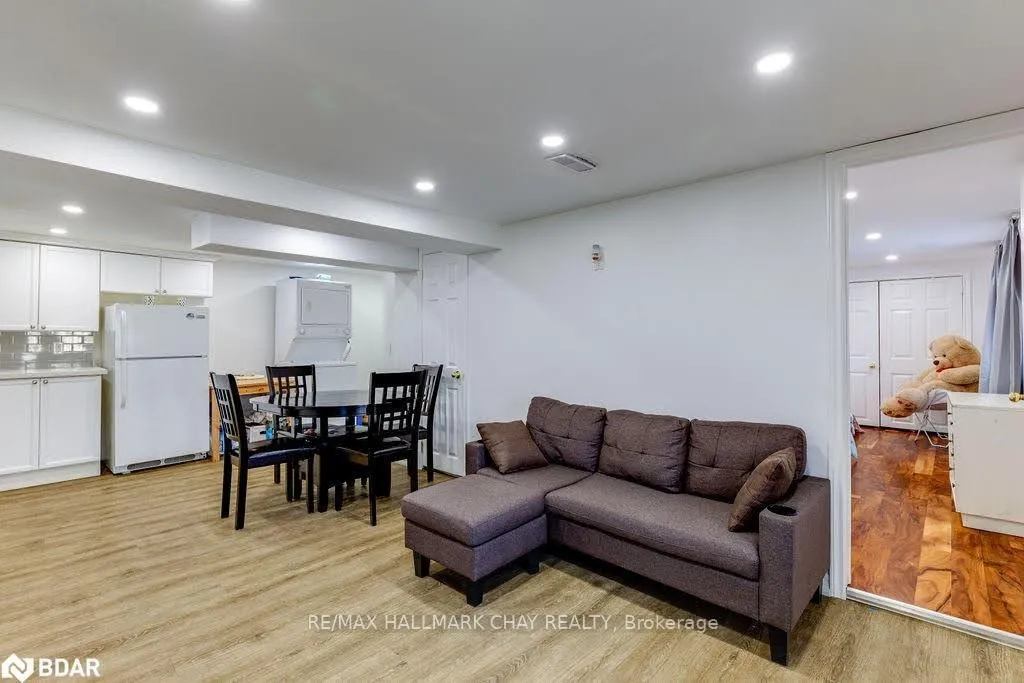 Photo 5 of 141 Ardagh Road, Barrie, Ardagh — HOMEH