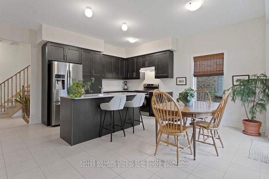 Photo 3 of 160 Rosswell Drive, Clarington, Courtice — HOMEH