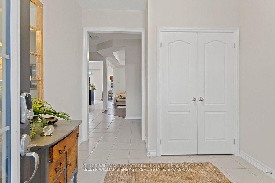 Photo 12 of 160 Rosswell Drive, Clarington, Courtice — HOMEH