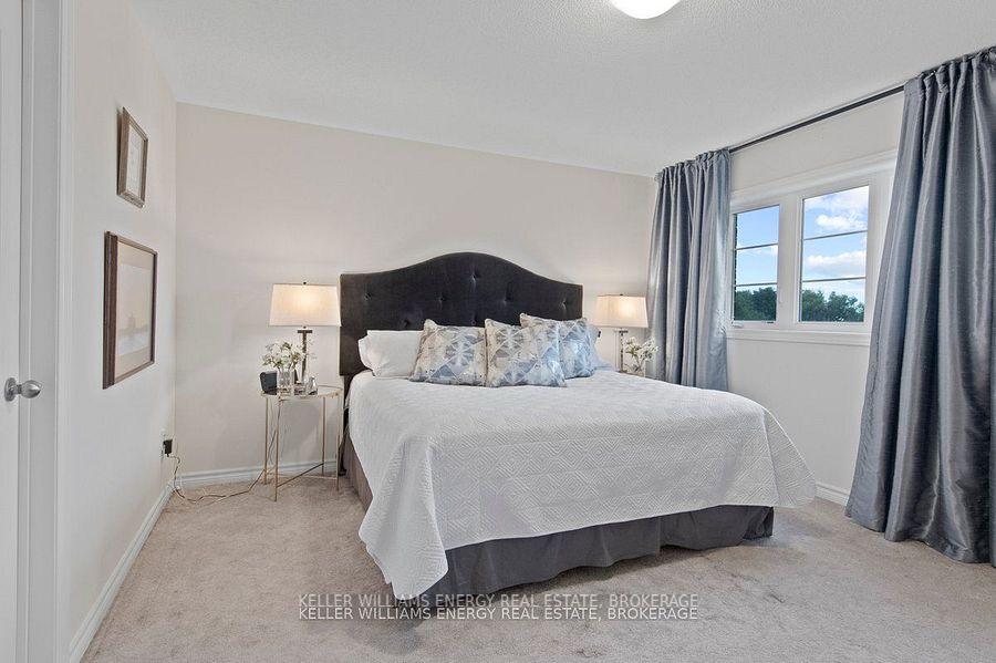 Photo 13 of 160 Rosswell Drive, Clarington, Courtice — HOMEH