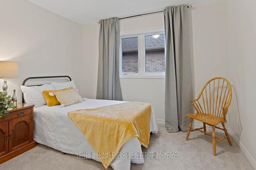 Photo 14 of 160 Rosswell Drive, Clarington, Courtice — HOMEH