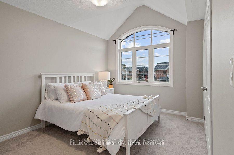 Photo 17 of 160 Rosswell Drive, Clarington, Courtice — HOMEH