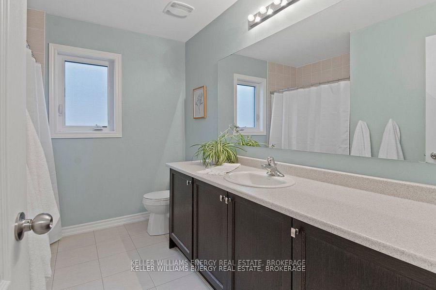 Photo 18 of 160 Rosswell Drive, Clarington, Courtice — HOMEH