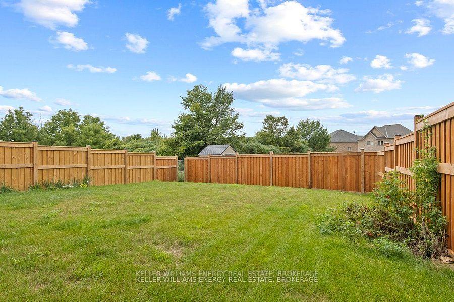Photo 23 of 160 Rosswell Drive, Clarington, Courtice — HOMEH