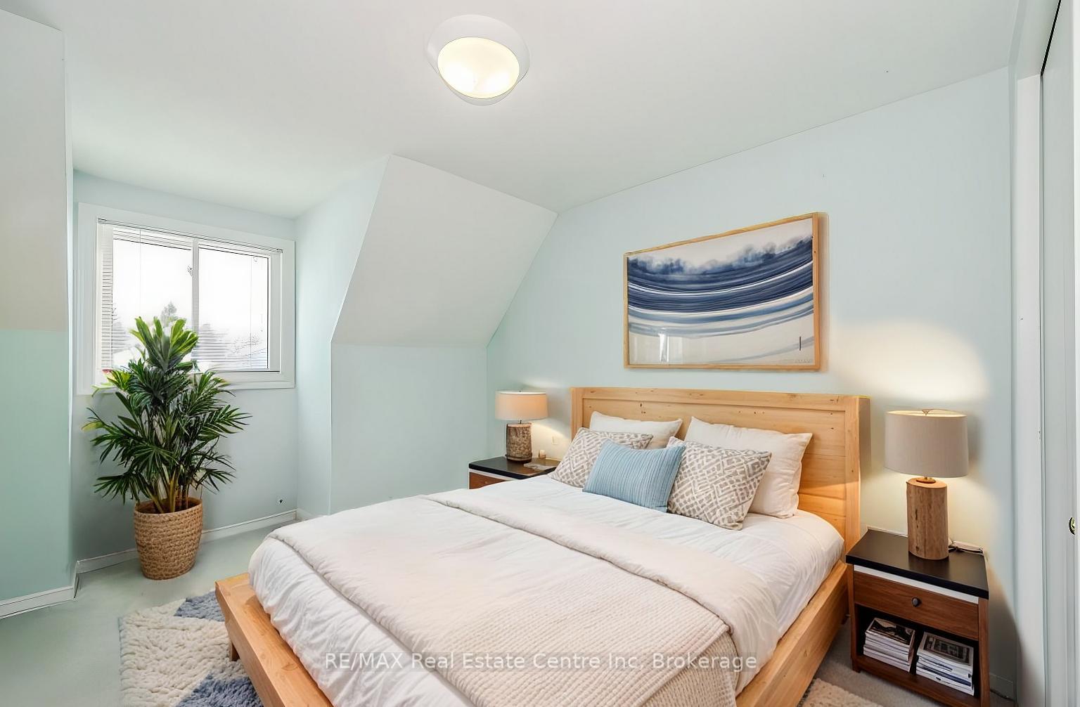 Photo 8 of 23 Sidney Crescent, Guelph, Kortright West — HOMEH
