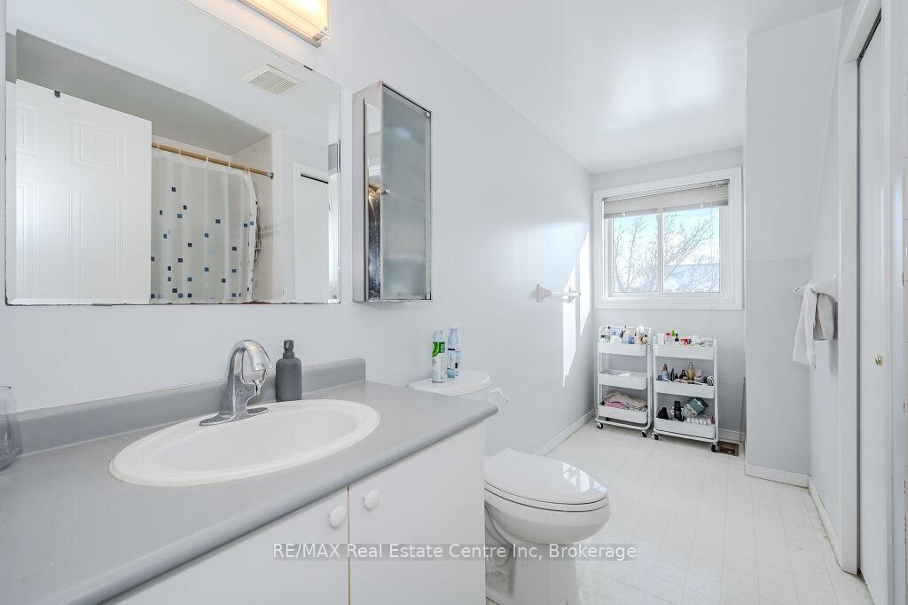 Photo 9 of 23 Sidney Crescent, Guelph, Kortright West — HOMEH